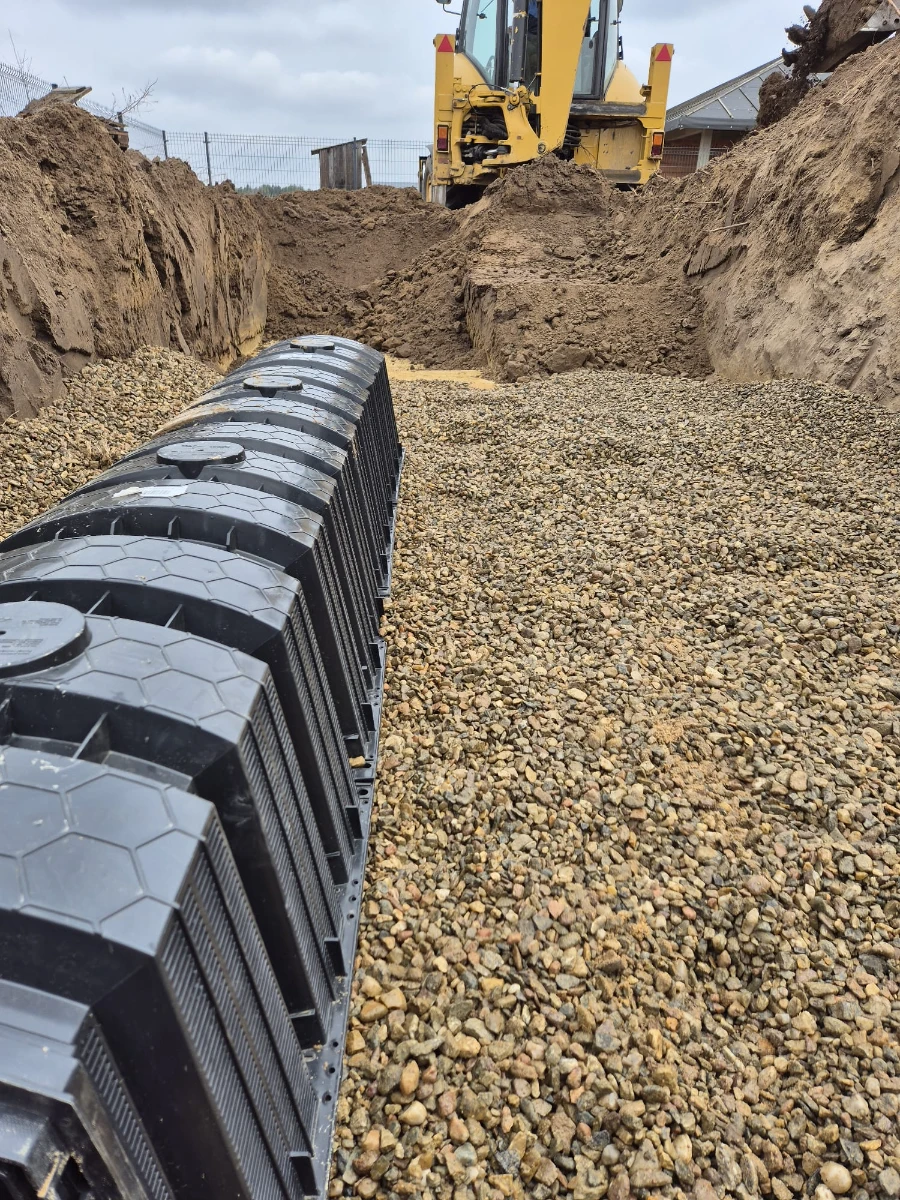 Układ drenażowy Przydomowa oczyszczalnia ścieków z modułami infiltracyjnymi i żwirem